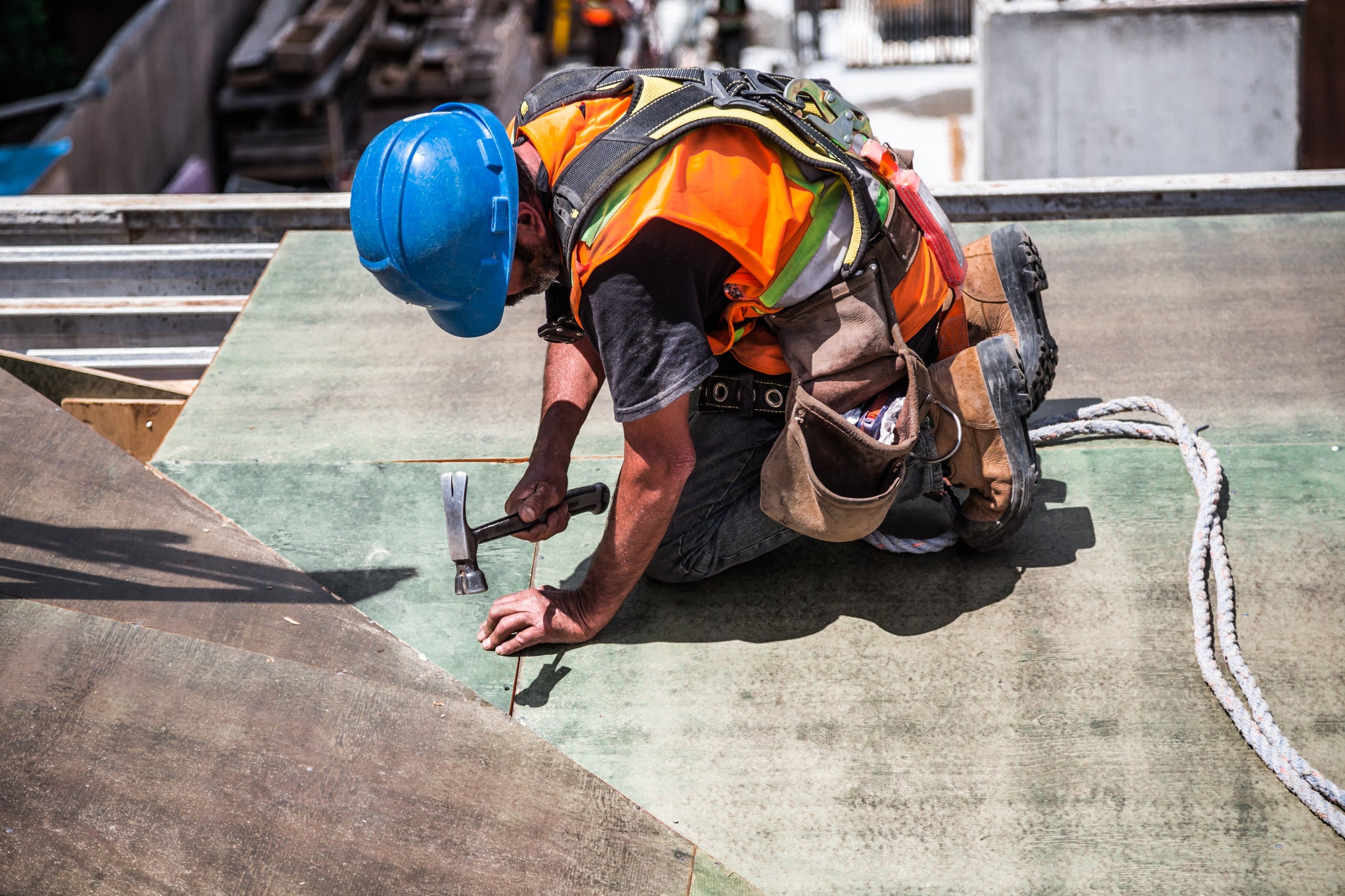 Using Sunscreen Workman Sunscreen: An Important Tool for Construction Workers – BU